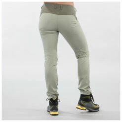Bergans Women's Utne V5 Pants - Walking Trousers 10 Bergans Women's Utne V5 Pants - Walking Trousers -Outdoor Equipment Sales Shop bergans womens utne v5 pants walking trousers detail 4