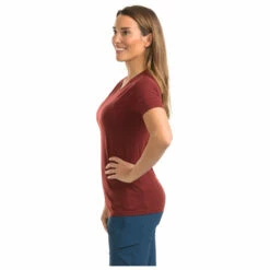 Women's Merino150 Bergfreunde Outline T-Shirt - Merino Shirt 12 Women's Merino150 Bergfreunde Outline T-Shirt - Merino Shirt -Outdoor Equipment Sales Shop bergfreundede womens merino150 bergfreunde outline t shirt merino shirt detail 11