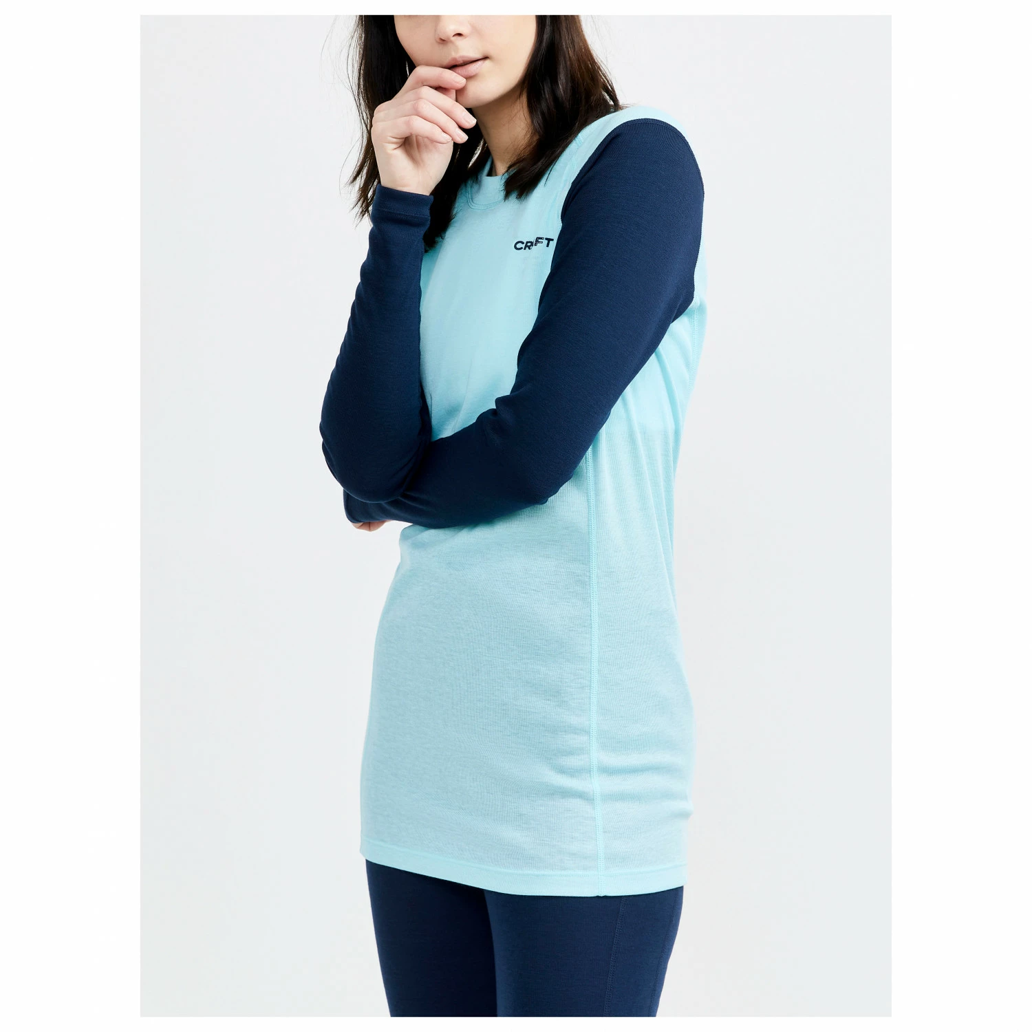 Craft Women's Core Warm Baselayer Set - Synthetic Base Layer 5 Craft Women's Core Warm Baselayer Set - Synthetic Base Layer - Image 3