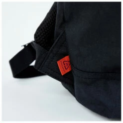 Doughnut Christopher Happy Camper 18 - Daypack 13 Doughnut Christopher Happy Camper 18 - Daypack -Outdoor Equipment Sales Shop doughnut christopher happy camper 18 daypack detail 5