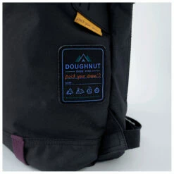 Doughnut Christopher Happy Camper 18 - Daypack 14 Doughnut Christopher Happy Camper 18 - Daypack -Outdoor Equipment Sales Shop doughnut christopher happy camper 18 daypack detail 6