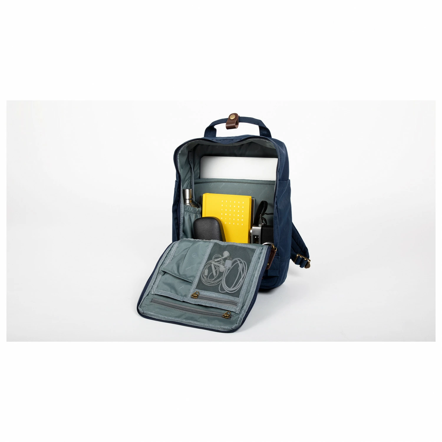 Doughnut Macaroon 16 - Daypack 6 Doughnut Macaroon 16 - Daypack - Image 4