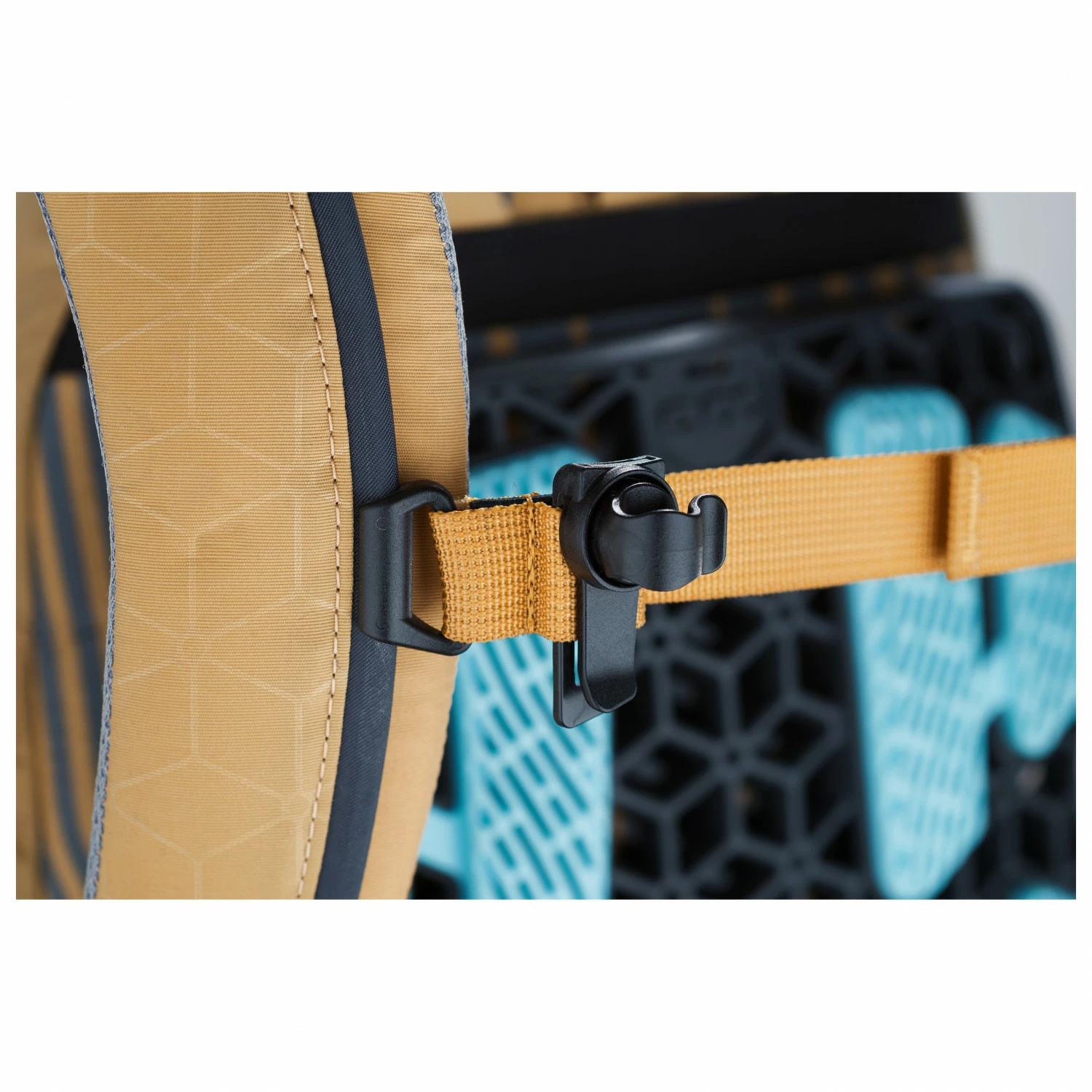 Evoc Neo 16L - Cycling Backpack 12 Evoc Neo 16L - Cycling Backpack - Image 10