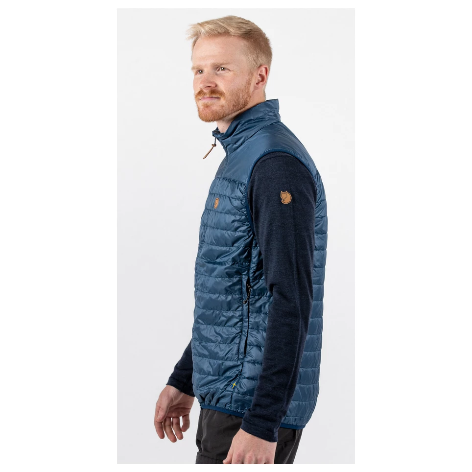 FJÄLLRÄVEN Abisko Padded Vest - Synthetic Vest 5 FJÄLLRÄVEN Abisko Padded Vest - Synthetic Vest - Image 3