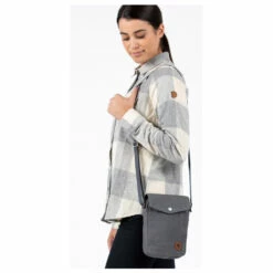 FJÄLLRÄVEN Greenland Pocket - Shoulder Bag 11 FJÄLLRÄVEN Greenland Pocket - Shoulder Bag -Outdoor Equipment Sales Shop fjaellraeven greenland pocket shoulder bag detail 4