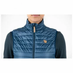 FJÄLLRÄVEN Women's Abisko Padded Vest - Synthetic Vest -Outdoor Equipment Sales Shop fjaellraeven womens abisko padded vest synthetic vest detail 6
