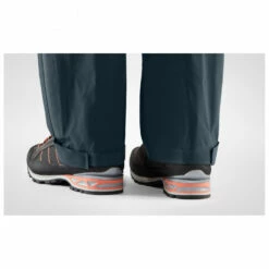 FJÄLLRÄVEN Women's Bergtagen Lite Eco-Shell Trousers - Waterproof Trousers 21 FJÄLLRÄVEN Women's Bergtagen Lite Eco-Shell Trousers - Waterproof Trousers -Outdoor Equipment Sales Shop fjaellraeven womens bergtagen lite eco shell trousers waterproof trousers detail 10