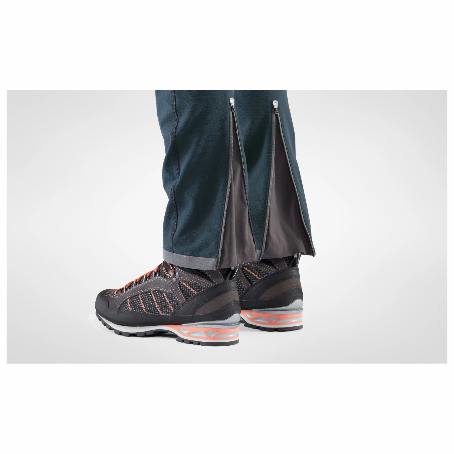 FJÄLLRÄVEN Women's Bergtagen Stretch Trousers - Walking Trousers 11 FJÄLLRÄVEN Women's Bergtagen Stretch Trousers - Walking Trousers - Image 9
