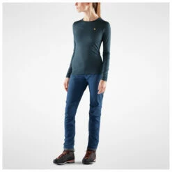 FJÄLLRÄVEN Women's Bergtagen Thinwool L/S - Merino Base Layer 9 FJÄLLRÄVEN Women's Bergtagen Thinwool L/S - Merino Base Layer -Outdoor Equipment Sales Shop fjaellraeven womens bergtagen thinwool l s merino base layer detail 3