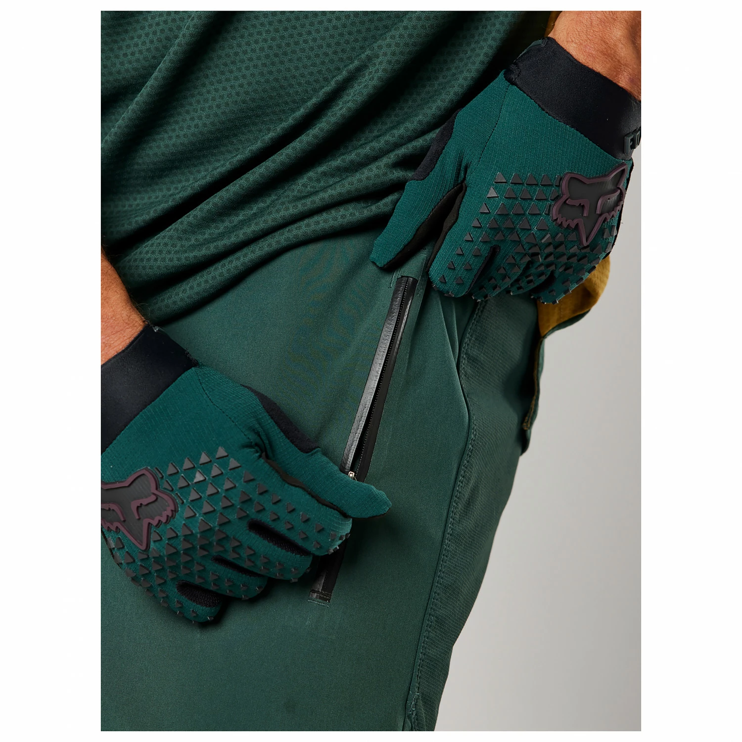 Fox Racing Defend 3L Water Pant - Cycling Bottoms 6 Fox Racing Defend 3L Water Pant - Cycling Bottoms - Image 4