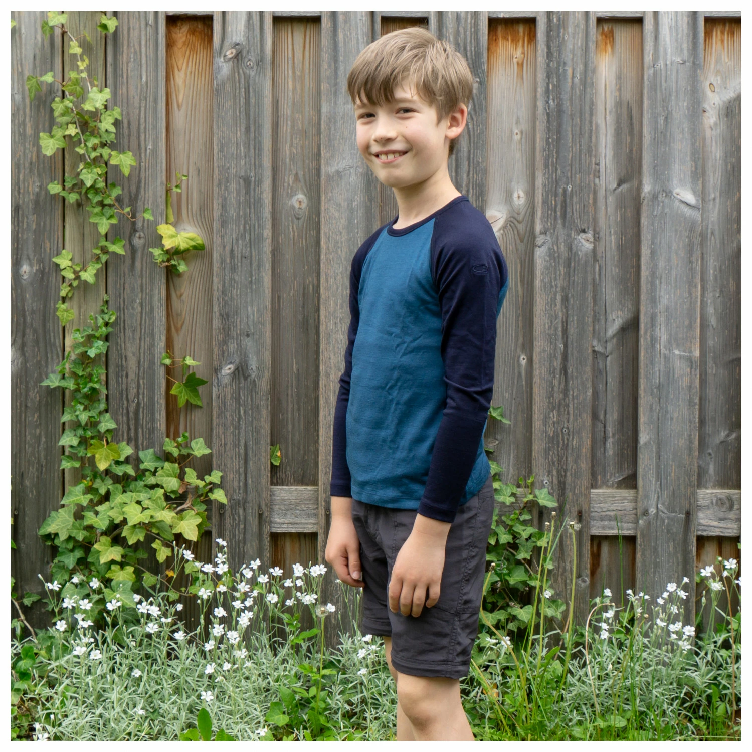 Icebreaker Kids 200 Oasis L/S Crewe - Merino Base Layer 4 Icebreaker Kids 200 Oasis L/S Crewe - Merino Base Layer - Image 2