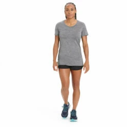 Icebreaker Women's Merino S/S Low Crewe - Merino Shirt 8 Icebreaker Women's Merino S/S Low Crewe - Merino Shirt -Outdoor Equipment Sales Shop icebreaker womens merino s s low crewe merino shirt detail 3