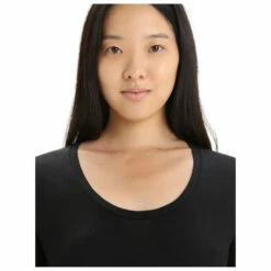 Icebreaker Women's Tech Lite II S/S Scoop Tee Plume - Merino Shirt -Outdoor Equipment Sales Shop icebreaker womens tech lite ii s s scoop tee plume merino shirt detail 5