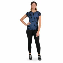 Mons Royale Women's Bella Merino Air-Con Tee Tie Dyed - Merino Base Layer 11 Mons Royale Women's Bella Merino Air-Con Tee Tie Dyed - Merino Base Layer -Outdoor Equipment Sales Shop mons royale womens bella merino air con tee tie dyed merino base layer detail 5
