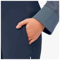 On Women's Lightweight Pants - Tracksuit Trousers 11 On Women's Lightweight Pants - Tracksuit Trousers -Outdoor Equipment Sales Shop on womens lightweight pants tracksuit trousers detail 4