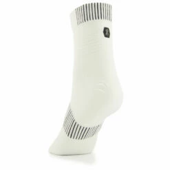 On Women's Ultralight Mid Sock - Running Socks 8 On Women's Ultralight Mid Sock - Running Socks -Outdoor Equipment Sales Shop on womens ultralight mid sock running socks detail 3