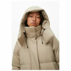 Röhnisch Women's Solange Jacket - Coat 13 Röhnisch Women's Solange Jacket - Coat -Outdoor Equipment Sales Shop roehnisch womens solange jacket coat detail 6