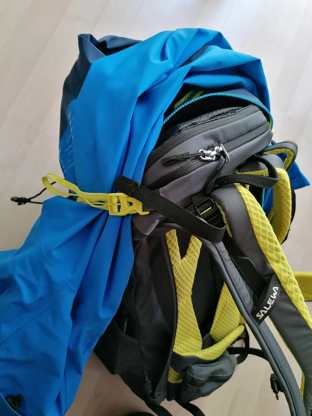 SALEWA Alp Trainer 25 - Walking Backpack 5 SALEWA Alp Trainer 25 - Walking Backpack - Image 3