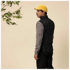 Adventure Vest - Cycling Vest 11 Adventure Vest - Cycling Vest -Outdoor Equipment Sales Shop specialized fjaellraeven adventure vest cycling vest detail 4