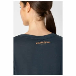 Super.natural Women's Bikepacking Tee - Merino Shirt -Outdoor Equipment Sales Shop supernatural womens bikepacking tee merino shirt detail 4