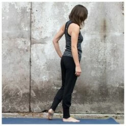 Super.natural Women's Essential Cuffed Pant - Tracksuit Trousers -Outdoor Equipment Sales Shop supernatural womens essential cuffed pant tracksuit trousers detail 4