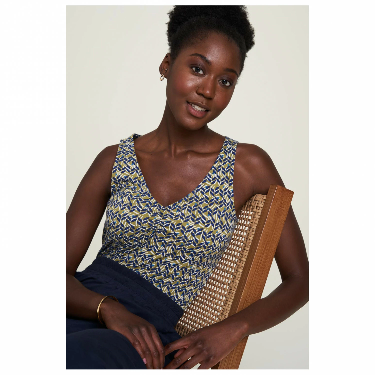 Women's V-Neck Jersey-Top 7 Women's V-Neck Jersey-Top - Image 5