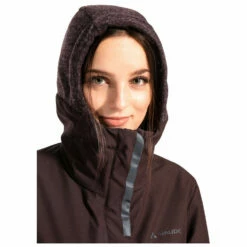 VAUDE Women's Cyclist Padded Jacket IV - Cycling Jacket 11 VAUDE Women's Cyclist Padded Jacket IV - Cycling Jacket -Outdoor Equipment Sales Shop vaude womens cyclist padded jacket iv cycling jacket detail 5