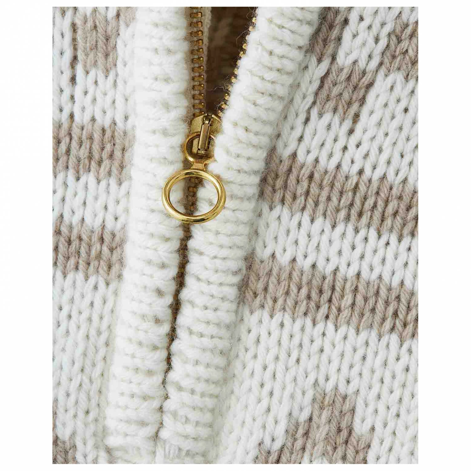 We Norwegians Women's Setesdal Zip Up Sweater - Wool Jumper 7 We Norwegians Women's Setesdal Zip Up Sweater - Wool Jumper - Image 5